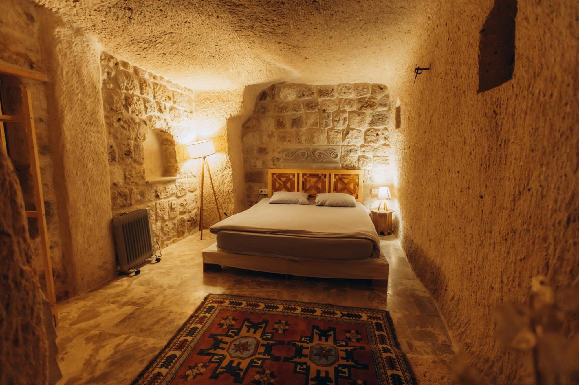 Anatolia Raymonde Cave House Hotel Ючхисар Екстериор снимка
